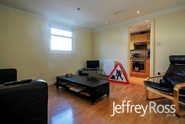3 bed house, Connaught Road, Plasnewydd, Cardiff, CF243PX - Image 1